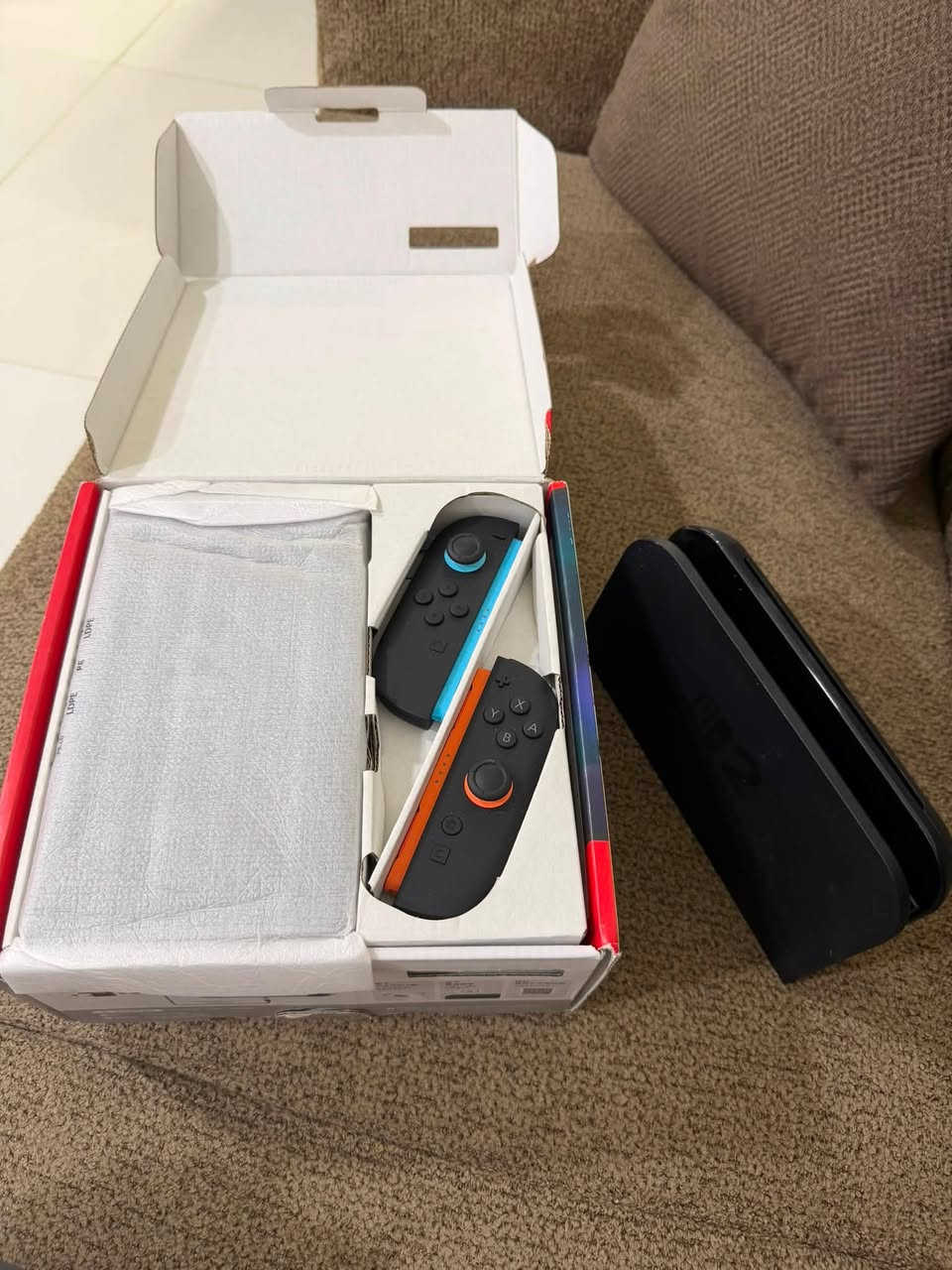 Nintendo Switch 2
+ 4 ألعاب 

للبيع Nintendo Switch 2 مستعمله ساعه ، مع حامل الأصلي، بالإضافة إلى 4 ألعاب 

المحتويات:

جهاز Nintendo Switch 2.
* Nintendo Switch 2 Dock الأصلي.
علبة الجهاز.

الألعاب الموجودة:

1. The Witcher 3: Wild Hunt
2. Crysis Remastered
3. Ice Age: Scrat’s Nutty Adventure
4. Stray

الجهاز مستعمل مده ساعه فقط 
الجهاز لوحدة ابيعه 690 الف 
ويه اربع اقراص 890 الف 
المكان البصرة للاستفسار ***********
