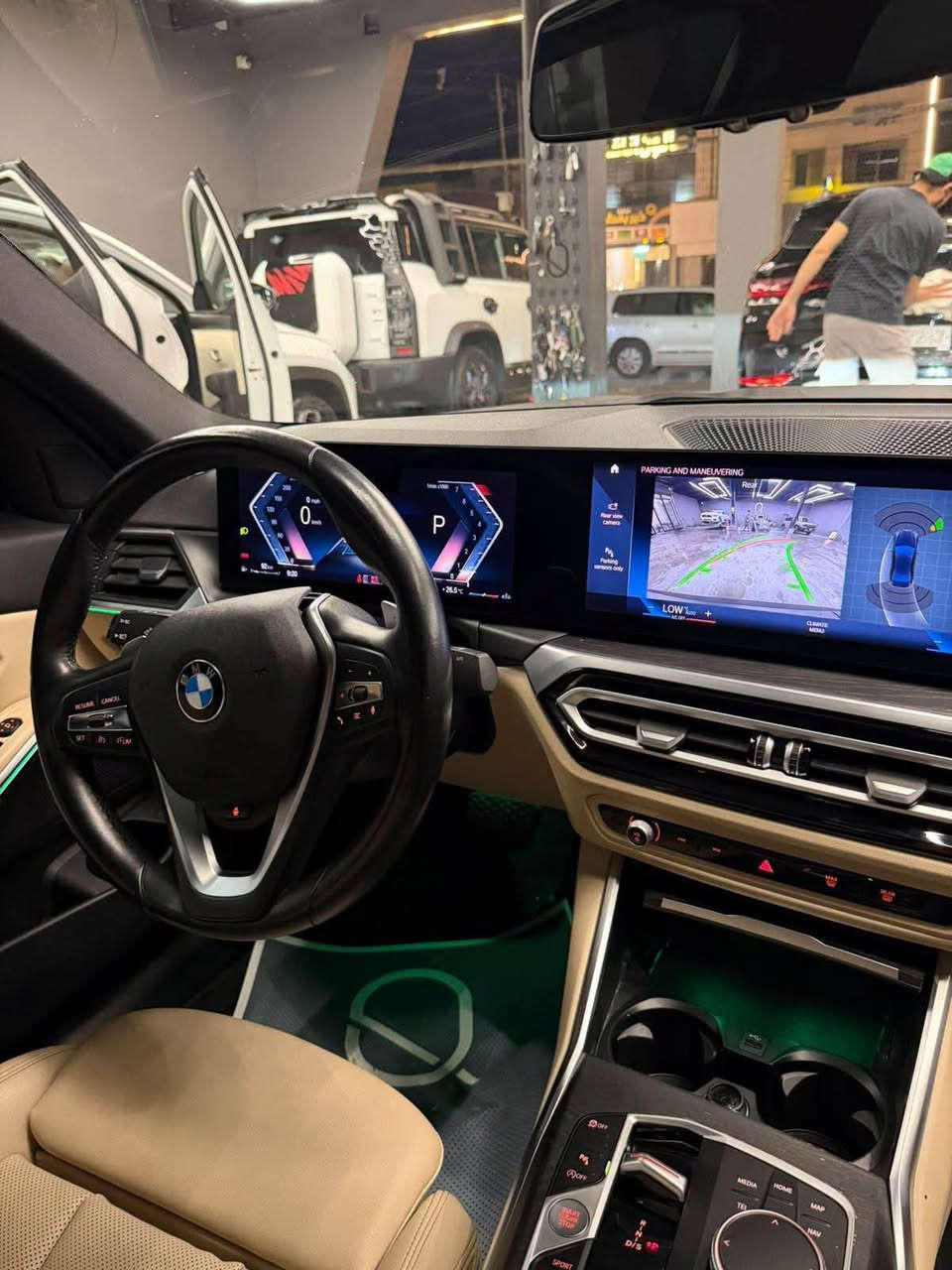 تطبيق المعارض 
ام دبليو 2023  330i
فول مواصفات للاخير 1/1 
عليها تضليل سنويه لمدة سنة 
مغلفه ppf طافي ب20 ورقة 
السيارة وارد امريكي

 قطعة وحدة جاملغ امامي فقط فقط👍🏻

مواصفات 
فتحة 
كشنات جلد 
كشنات خزن ميموري
كشنات تدفئ تبريد 
تبريد قطعتين 
نقاط عمياء بالمري 
حساسات بكل مكان 
سماعات boos
لدات 65 لون متغير 
لد بالبجم 
كير ماوس 
شاشه جبيرة 
السيارة فوووول للاخير 
بدون اي نقص سيارة بدون مسج واحد تفحص باي مكان سيارة جديدة كلش واستخدام شخصي وماكو وحدة بنضافاته

مكان سيارة بغداد وباسمي تحويل ثانيوم

***********
