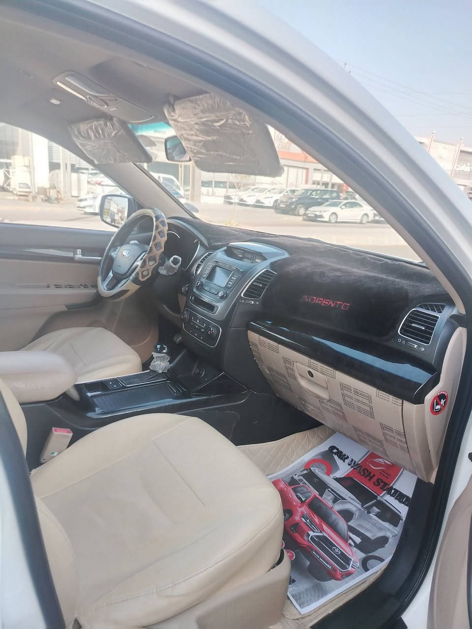 سلام عليكم 
سورنتو 15 خليجي رقم اربيل الجديد محرك 4 سلندر فول مواصفات بصمه تشغيل وابواب كشنات كهرباء فورويل 7 راكب 3 قطع تبريد بيه ربع الجاملغ الأمامي وشويه بالبنيد السياره نظافه خير من الله كلش جديده صدر جديد السعر 145 بيه مجال رقم الهاتف ***********
