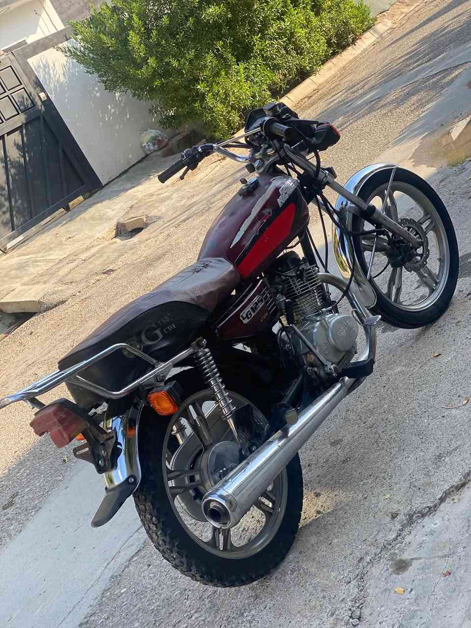 سلام عليكم. دراجه سولنك. 2022 دراجه.  كل عيب. مابيها. لاصرف ولابخار.  شلعه ومعدل.  وياله. مقص. المرغوب  فول راحه  صلنصه mkz  زوج تايرات جدد. كهربائيات شغاله  سعر 375 بي مجال لشراي.  مكاني  كركوك حي العسكري.  شراي خابر***********
