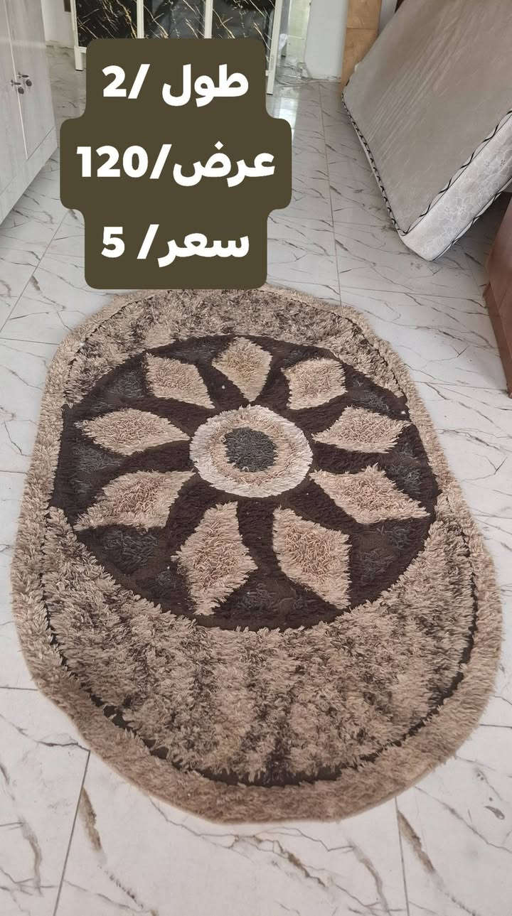 فرشات مستعمل • نضيف • مقاسات مختلفة