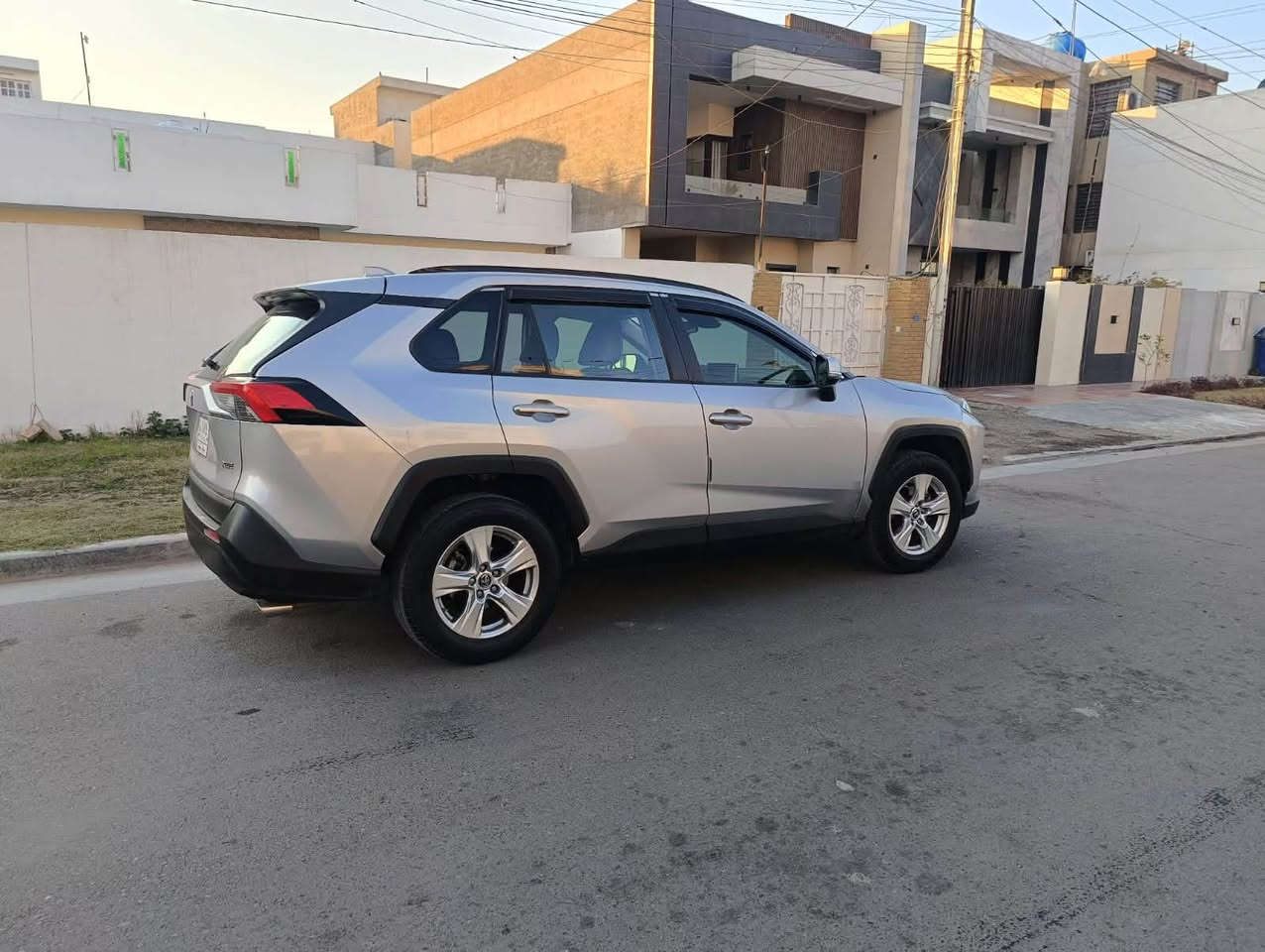 السلام عليكم ورحمة الله

راف فور 2019. XLE

السعر 18،500 $

بصمة تشغيل وابواب

المكان بغداد / السيدية

فتحة سلايد

صندوق كهرباء

رادار وتحديد مسار

كشنات تدفئة

كشن السائق كهرباء

شاشة ابل كار بلي

ماشية 91 الف

السيارة اني مستوردهة وصارلهة 6 سنوات عندي

الحمد لله كلش ممتازة وعملية

حادثهة امامي لكن مو قوي الراديتر بلادي تبريد بلادي و اللايتات بلادية وطاك ايرباك ستيرن

مصبوغة بيهة 3 قطع امامية بسبب سوء تعمير عمان سابقا

***********
