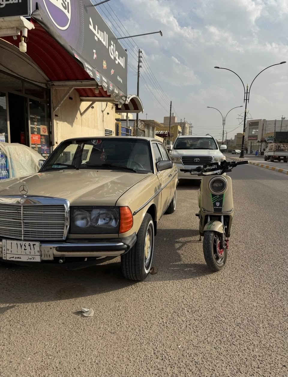 السلام عليكم دراجه شحن R11 جديده استعمال شخصي صارله عندي تلث اشهر حلوه الدراجه خمس بطاريات كبار 32 امبير وملف الفين وسويج ثنين وبصمه سرع مالته 80 مكاني ناصريه مركز سعرها 600 وبيه مجال رقمي ***********
