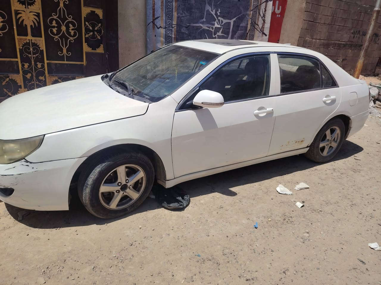 السلام عليكم BYD F6 موديل ٢٠١١ السيارة جاهزة مكينة ميتسوبيشي كلانت التبريد فقط غاز اطارات ٣ جديد. ينرادلها شوية ترتيب رقم بغداد انكليزي فقط السعر ٣٥$ بغداد حي اكد الرشاد للتواصل ***********
