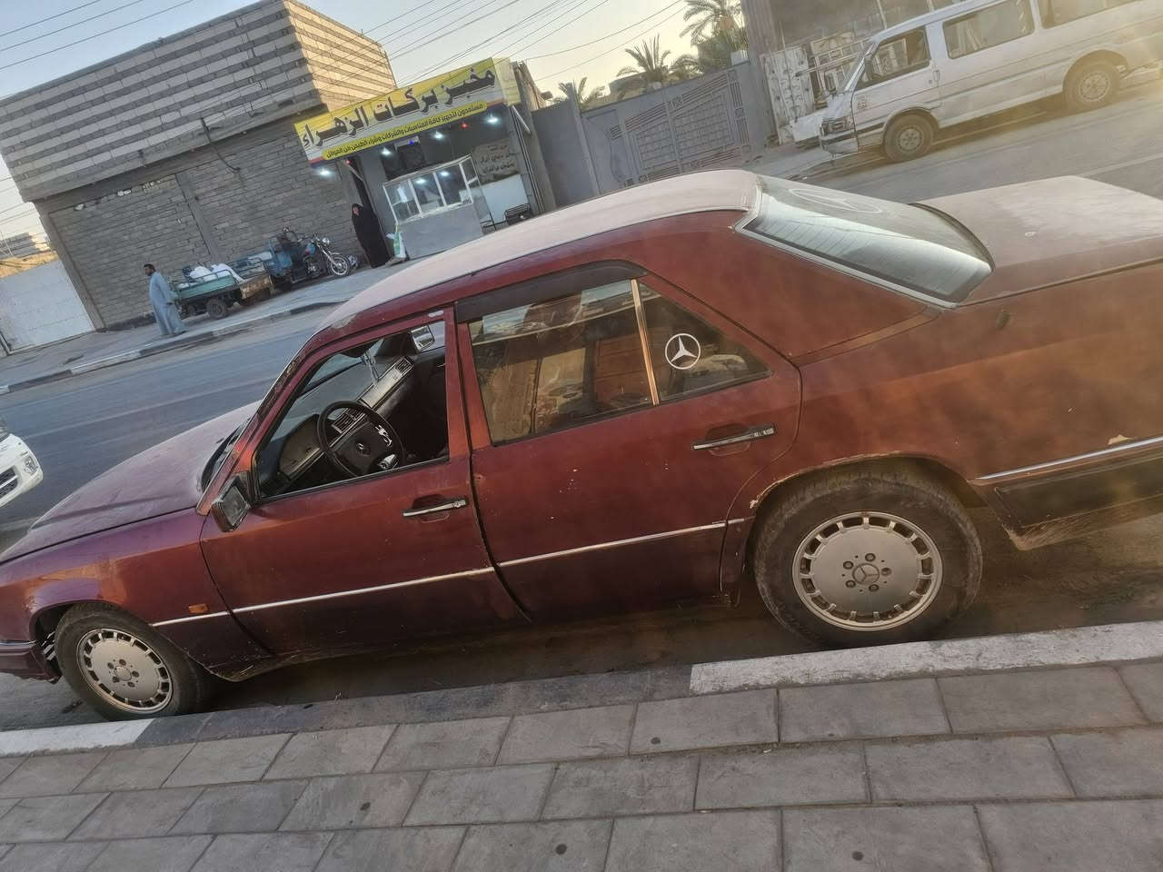 السلام عليكم للبيع دب مكيته وكير فيفيتي فشر جديده شرط الفحص لا تبخير لا صوت ولا تنقيص حدادته حلوه تخم تايرات كهربئايته كله شغله تبريد شرط بس غاز ليك بالراتيتر سياره رقم ذي قار بدون راعي بدون راعي مكان السياره بصره قضاء الصادق سعر 18 استفسار اتصل *********** مكفوله سرقه وعشائر
