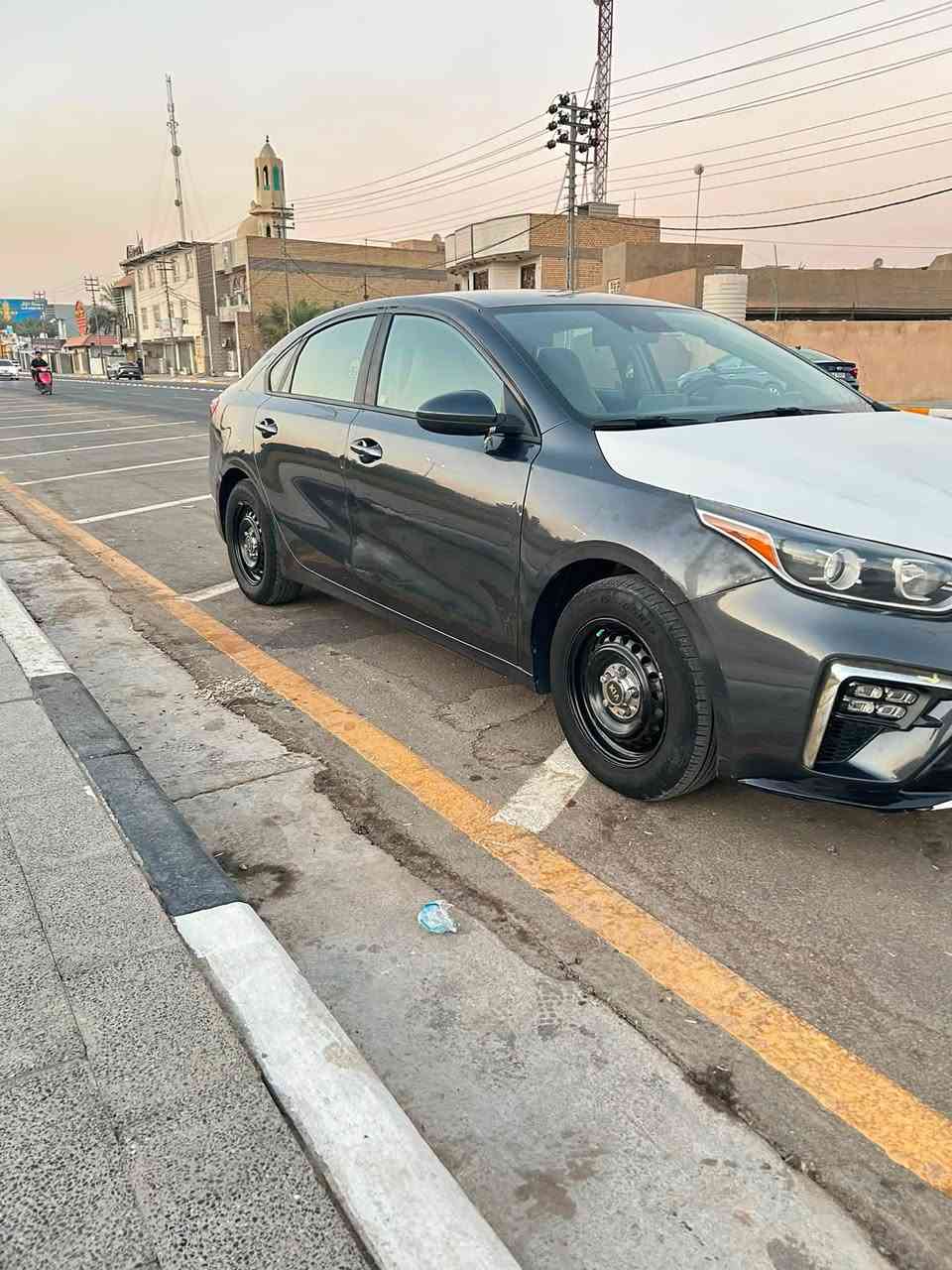 السلام عليكم
للبيع
 كيا فورتي 
موديل ٢٠١٩وارد امريكي
سياره حادثها جاملغ او بنيد
كير اي تي المرغوب 
سياره خير وبركه كامله مابيها نقص 
مكانها كربلاء حي العباس 
للاستفسار ***********
