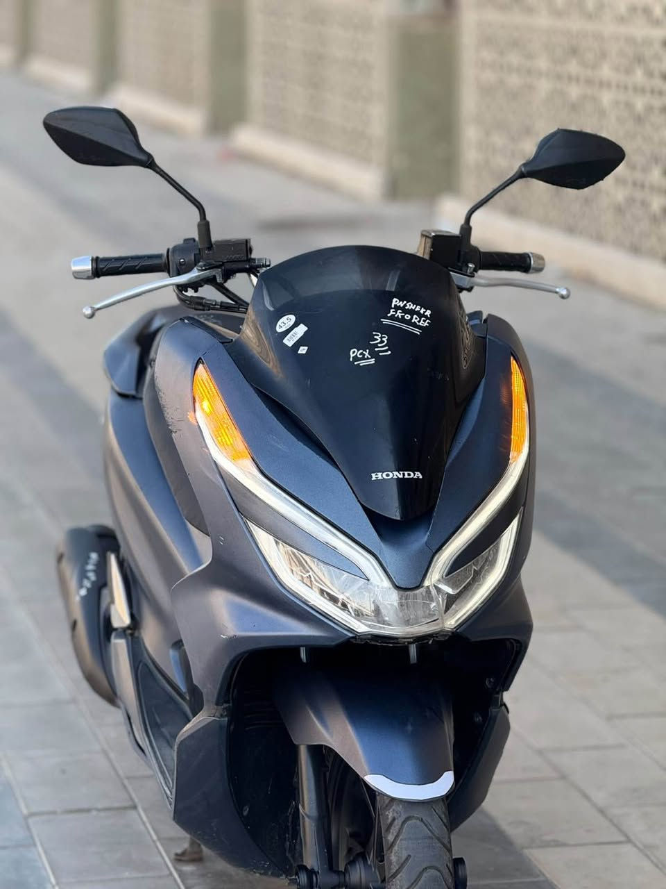 للبيع دراجه pcx  جيل ثالث بصمه الحديث  مكينه 150 حساس حرف A نوزل خطين ستان كهربائي ماشية18 الف زيرو الدراجه مال بيت حساس ازدحام دراجه جديده  حساس شلعه معدل خير من الله دراجه تتعب تكول جديده مال جناي  مكان بغداد الكرخ السعر مليون و900 وبيهه مجال والاستفسار *********** بغداد, العراق
