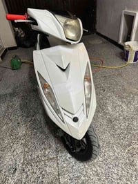 جيتي ار  لون ابيض خمسينيه ختم واحد وي مكينه  دراجه مكفوله كفاله عامه م...