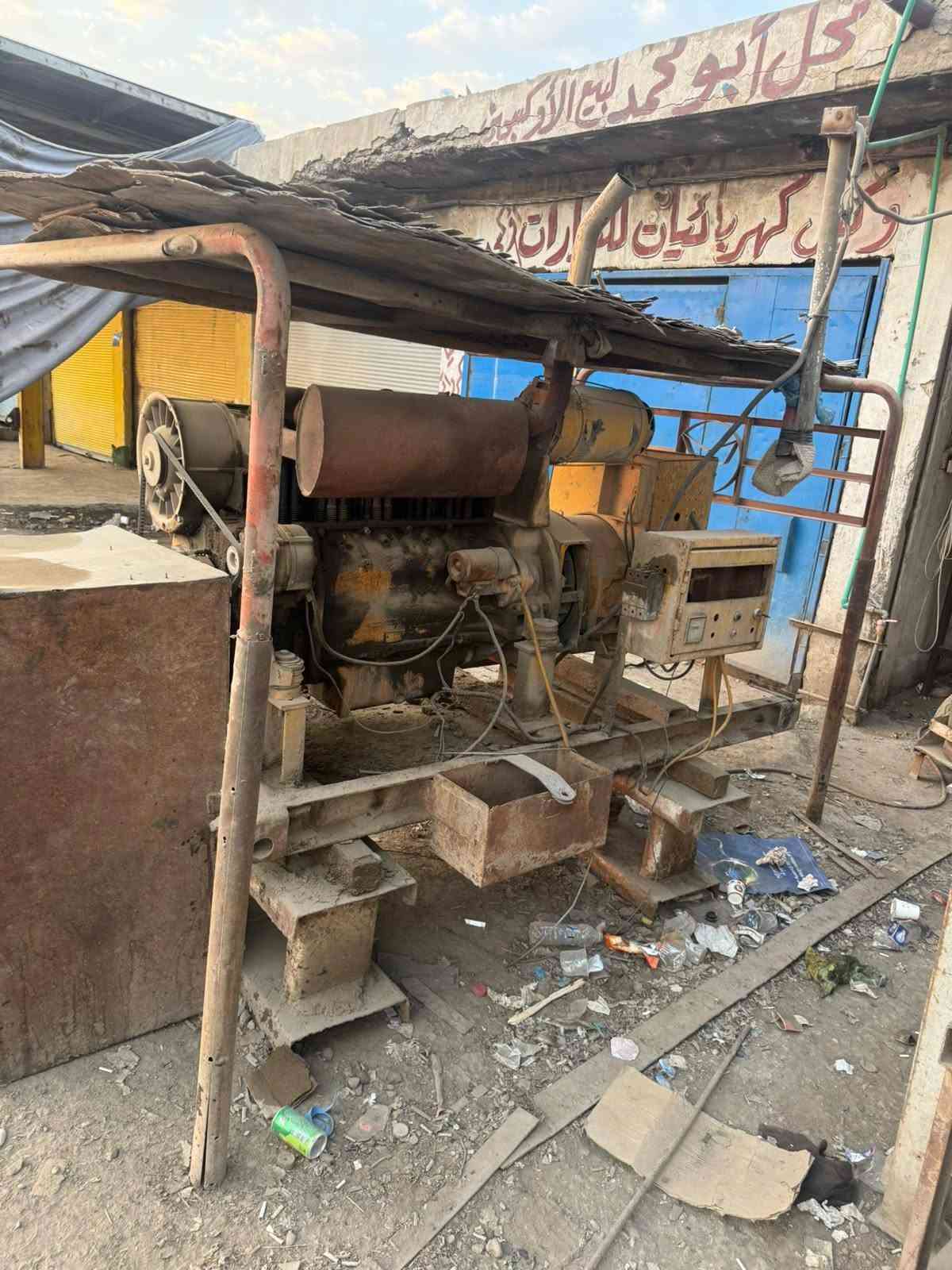 سلام عليكم محل كامل للبيع  مع مولد دويز  ابو صاروخ 5 بستم  62 كيفي    موقع بسمايه  
***********
