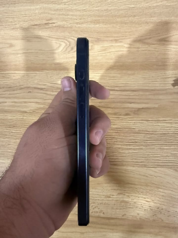 السلام عليكم
للبيع 
15 PRO MAX 512 GB E-sem
مبدل شاشة 
بطارية ثمانينات 
675 الف 
***********
