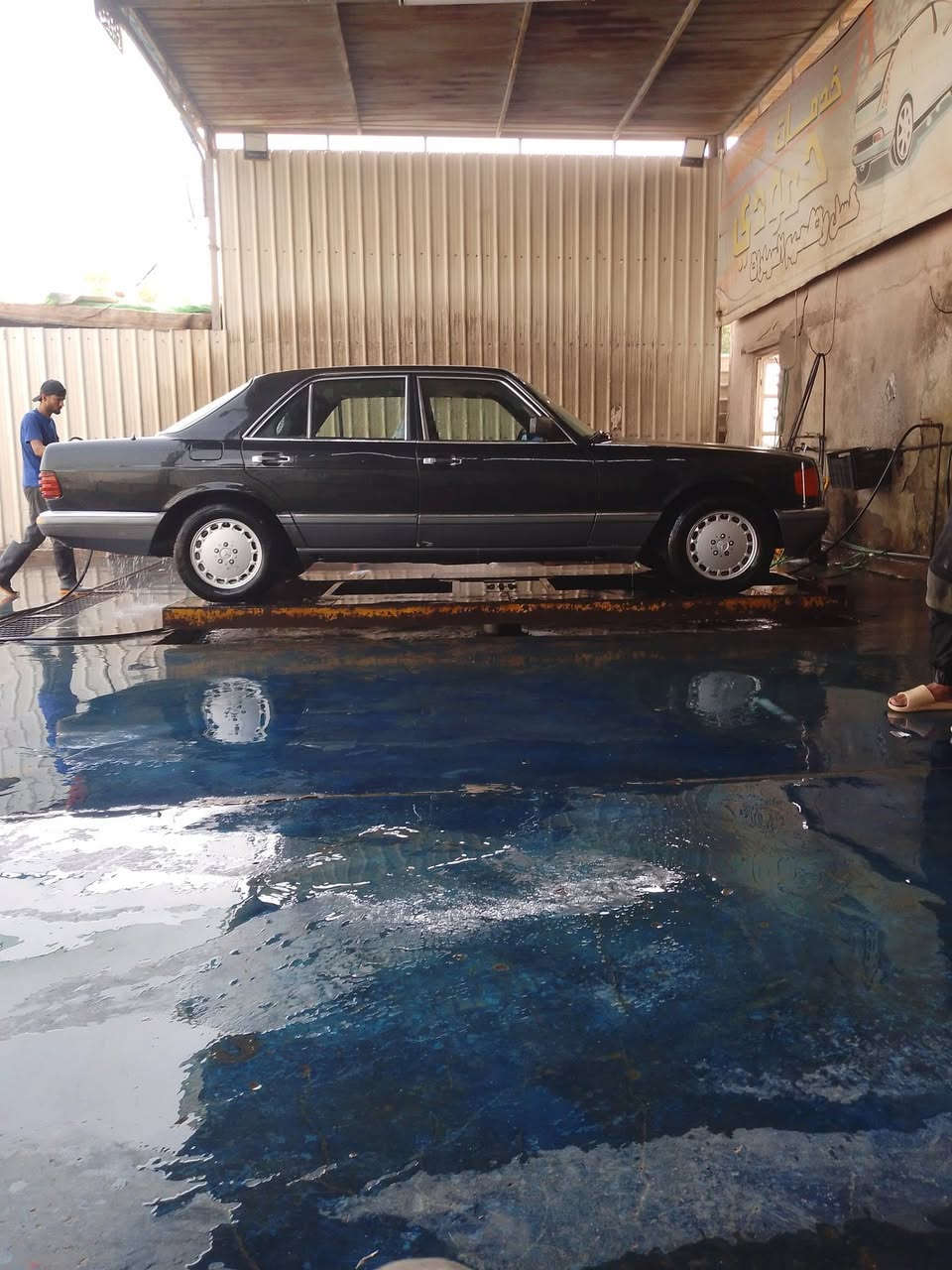 السلام عليكم سيارة مارسدس جامبو حجم 300 باب قصير تخم تاير صدر امامي خلفي مكينه بلاديه رقم بغداد نكليزي شرط التحويل رقم ***********
