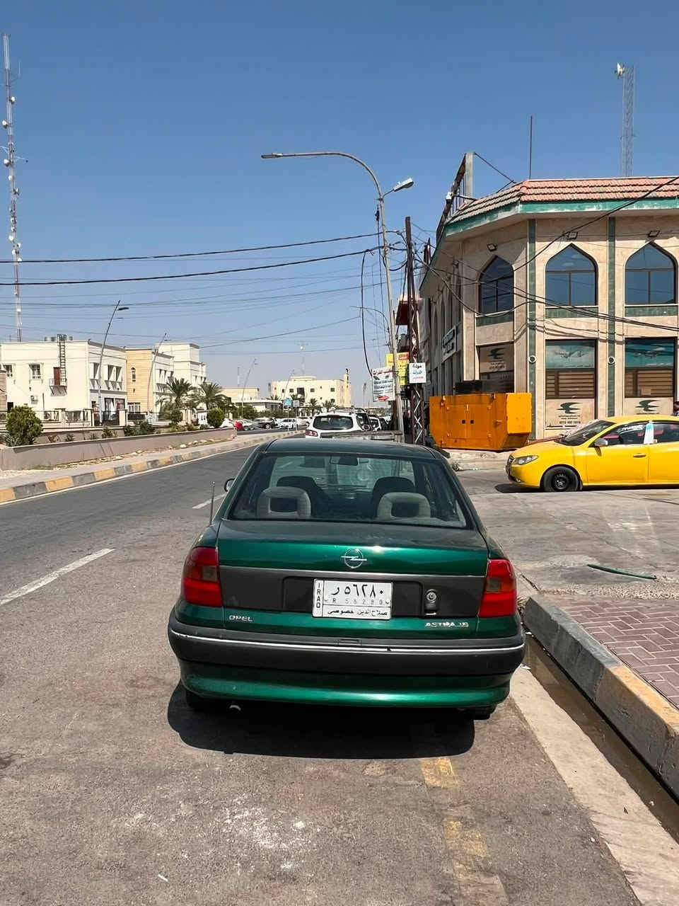 السلام عليكم استرا توماتيك السياره بدون ضرر فقط مصبوغه حزام جماليه تبريد تدفئه رقم صلاح الدين مشروع وطني شرط التحويل مكان السياره موصل تفاصيل اكثر اتصال ***********

