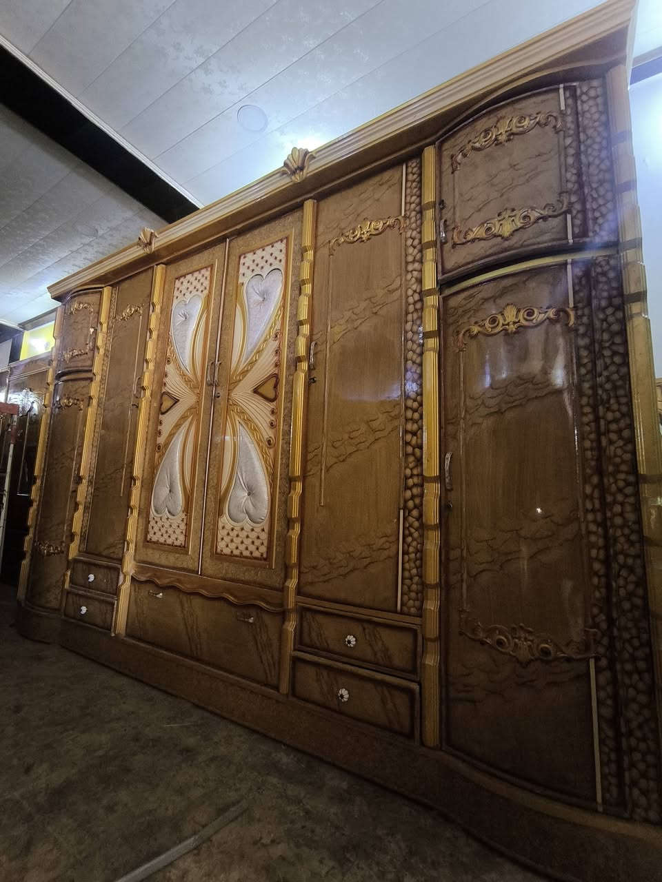 اسلام عليكم ورحمه الله وبركاته
غرفه نوم صاج توصا صبغ حراري نضافه فول ضهر جرجوبه 

بسعر 850  وبيه مجال الموقع الكاطون الرازي شارع ابو رباح قرب شارع المدارس مزاد علي الجوراني ضي القمر ***********
