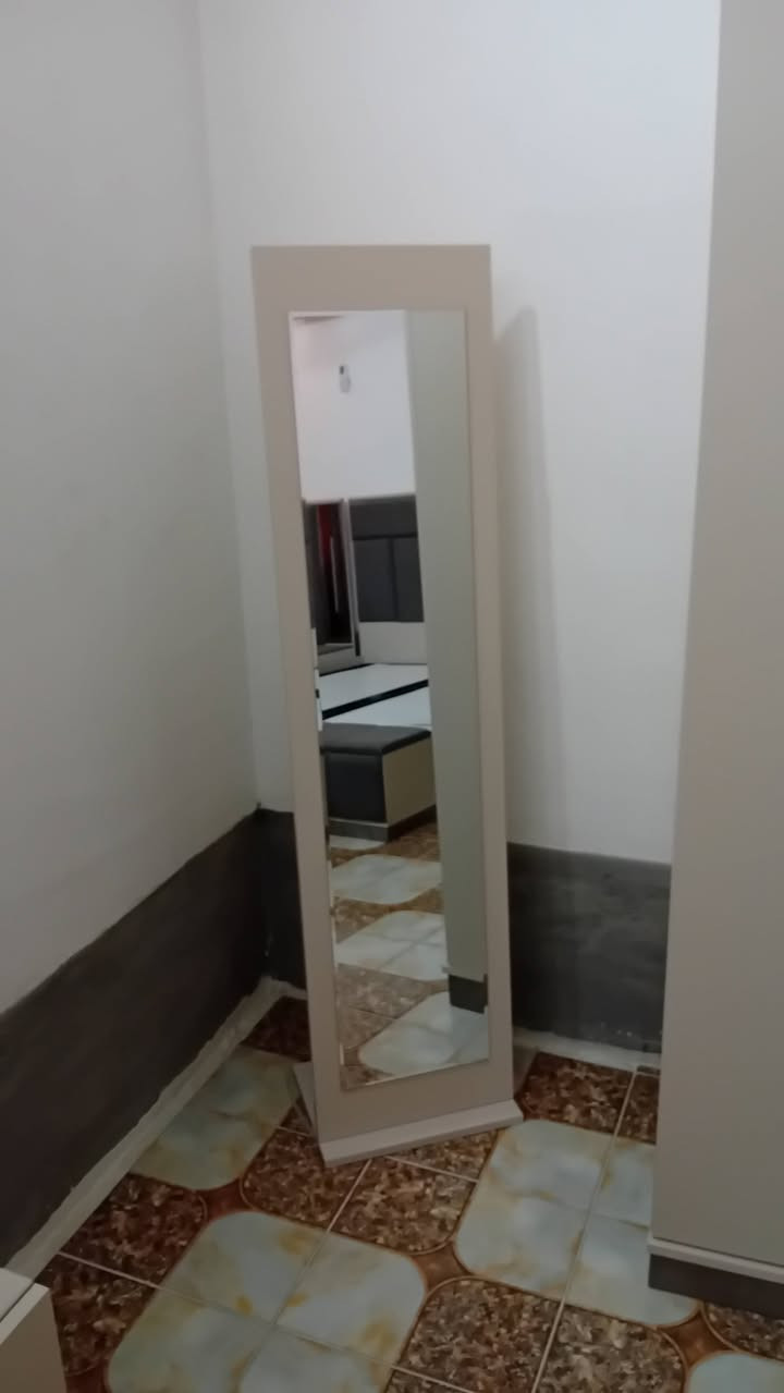 السلام عليكم عندي غرفة تركة جديدة ***********
