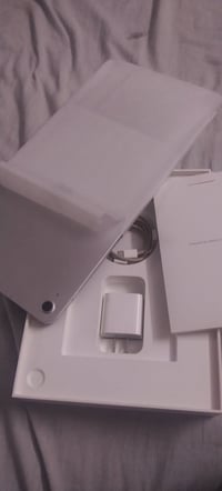 ايباد 11 a16   ذاكرة 128gb   بطارية 89%   عدد دوراته 395  جميع ملحقاته...