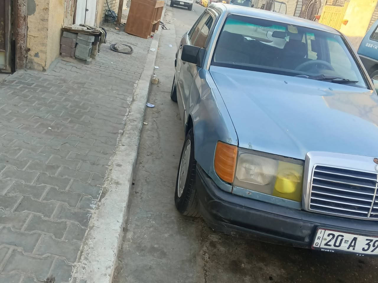 سلام عليكم مارسدس دب موديل 86 للبيع أو مراوس مكينه وكير وكهربئيات جاهزه تبريد نقص بس غاز السعر 35 
***********
