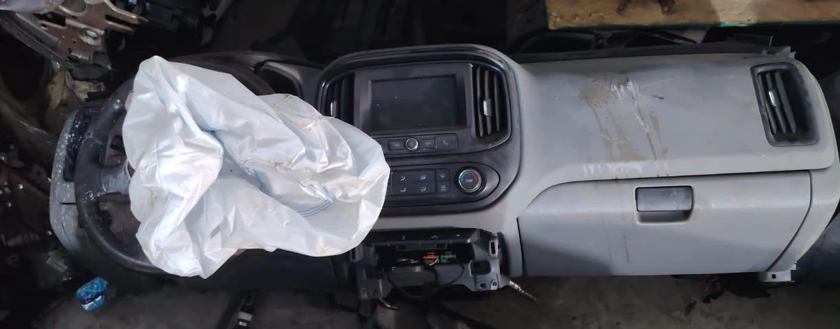 للبيع غراض جمسي كونيون
محرك

ابواب اماميه مع الباب الخلفية (باب البدي)

دشبول

كاردن

مروحه

بكلايتات زوج

دعامية خلفية

العنوان بغداد 
واتساب : ***********
