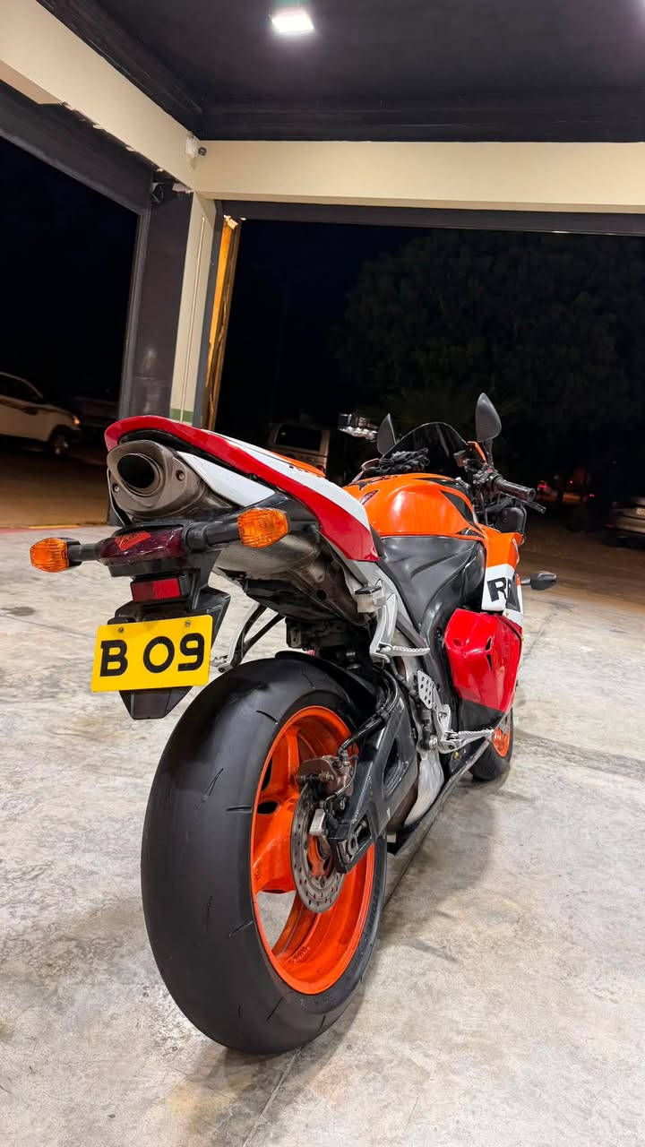 Honda 600rr 2010 مةكينه گير بة شةرت 
ويستت تةلةفون بكة // اذا شراي خابر تتدلل 
***********
