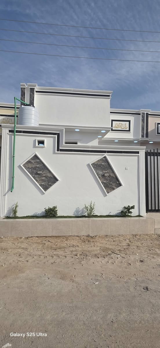 ✅️ يتوفر 3 دور سكن للبيع
شغل حلو و موقع بعد احلا 
#مساحة 175 متر 
#نوع العقار طابو صرف زراعي باسم عراقي 
وكاله ومكاتبه ونسخه من الطابو
 ✅️ بناء جديد وحديث 2026
#موقع البصرة حي الياسمين مقابل حي بغداد مجلس محافضة البصرة 
  #يتكون البيت من غرف نوم 2 و صالة و منور شلال  و مطبخ و ديوان و صحيات خارجية و داخلية و كراج 
#شارع 10متر تبليط
 ✅️  (95) و قابل للتفاوض للستفسار  
***********
 مراسلة الصفحة 
-جميع-العروض-في-البصره البصرة, العراق

