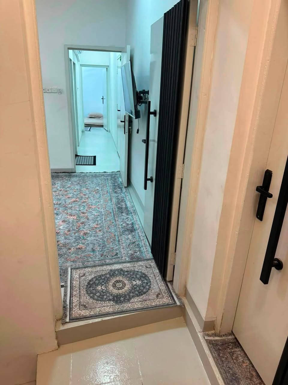 🏠 للإيجار — بناية سكنية للطالبات فقط

📍 الموقع: خلف كراج موحد

تتكون البناية من 6 سويتات، وكل سويت يحتوي على:
🛏️ غرفة نوم
🛋️ صالة
🍳 مطبخ
🪑 مؤثثة بالكامل
سبلت 24 ساعه 

✨ البناية مناسبة للطالبات، وموقعها مميز وقريب من الخدمات والمواصلات.

📞 للاستفسار ومعرفة التفاصيل والسعر: مراسلة على الخاص. ***********
