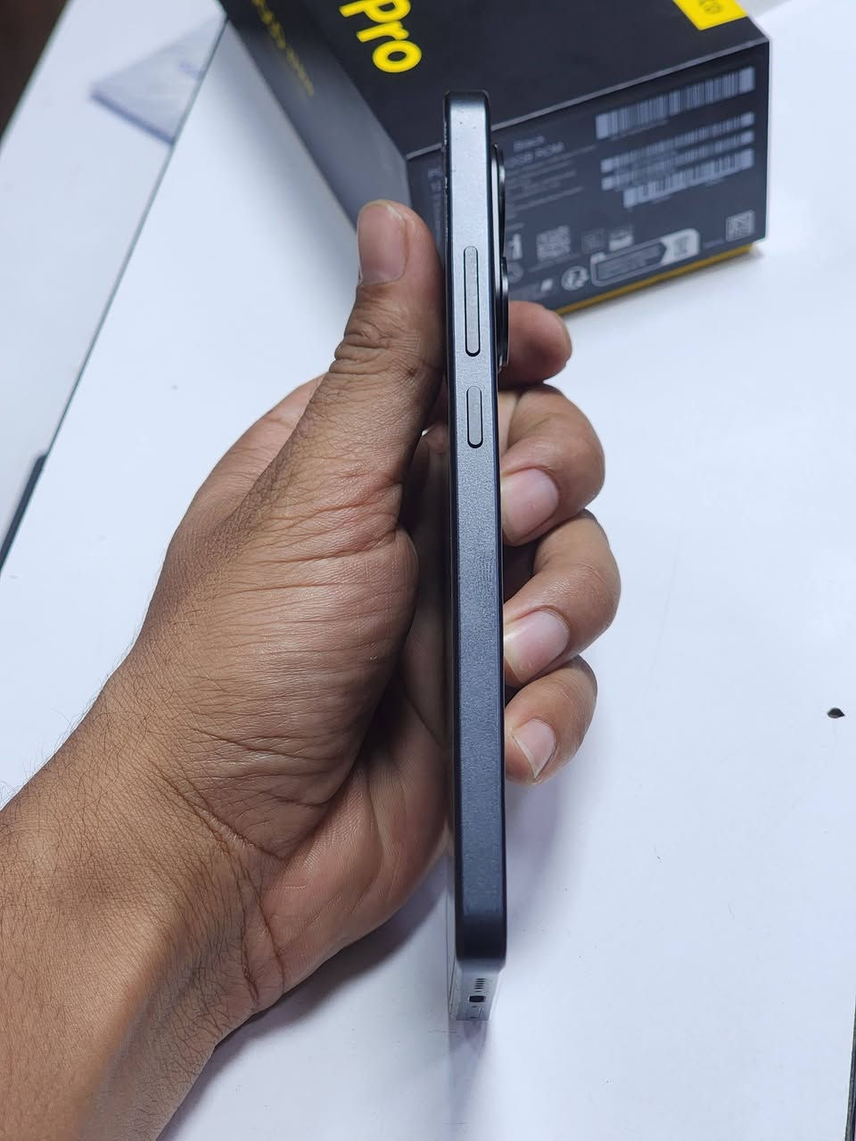 سلام عليكم بوكو X7PRO الذاكره 512 الجهاز جديد.استخدام شهر واحد السعر 400 وبي مجال جدا بسيط  المكان بغداد فلكه حي النصر. ***********
