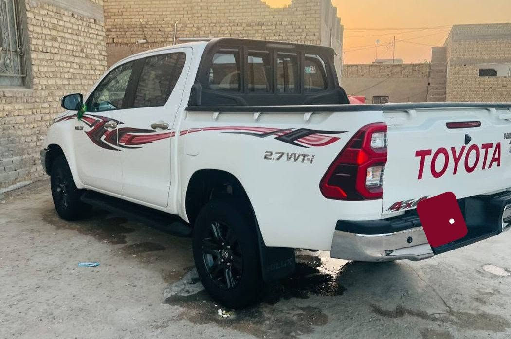 سلام عليكم

فور ويل كويتيه 

فول واحد ع واحد 

بصمه بيبان +بصمه تشغيل 

تبريد قطعتين 

ثلاجه بجكمجه 

تحكم استيرن 

مثبت سرعه 

تخم تاير جواها صار اسبوع شاده الاسبير مانازل 

كامره خلفيه +حساس خلفي 

شاشه 

سياره مفوله فول 

رقم مثنى بسمي شخصياً 

ماشيه 69

مكانها سماوه 

مداور ثاني يوم 

***********
