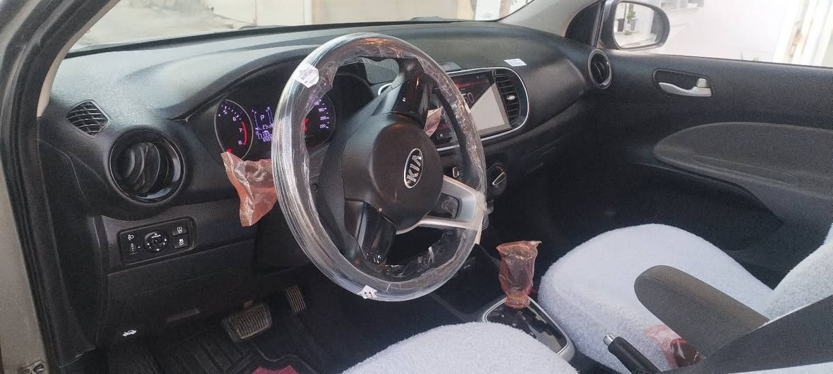 KIA مۆدێل 2020 
گێڕ مکینە تبرید بەشەرت
تەقە و ڕەقەی بەشەرت 66 هەزار ڕۆیشتوە
سێ پارچەی هەیە بێ داخیلی 
تازە هەزەی کرایە سەنەوی 2028
سعری 84 وەرەقە
*********** أربيل, العراق
