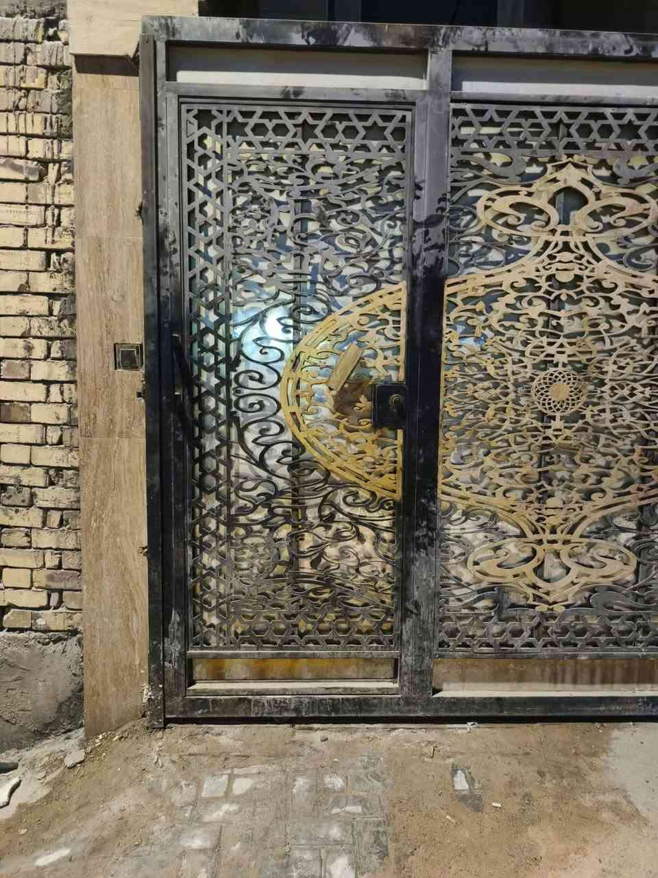 باب حديد • سي ان سي ٦مم • قياس ٣×٢٫٥