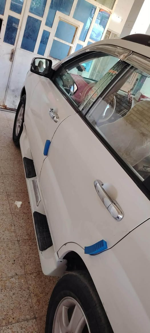 السلام عليكم 
سبورتج 2005 خليجي
كير عادددددي

بيها صفحه صبغ اثر شخط شرط بدون داخل 

مكينه 2000 خير من الله 

تبريد ثلج 

صدر كهربائيات كامله 

رقم اربيل دولي سنويه 28 

مكاني ديالى/ بعقوبه 

السعر/ 75 

*********** بعقوبة, ديالى
