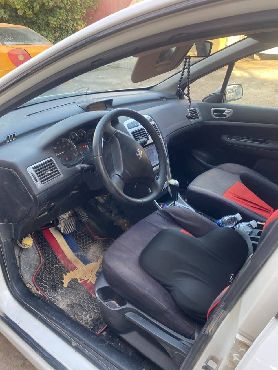 السلام عليكم 🚗 للبيع: بيجو 307 موديل 2006
🔹 اللون: أبيض
🔹 الحالة: نظيفة جداً (استخدام شخصي)

المواصفات:
✔ مرايات شفط
✔ جام كهرباء (4 أبواب) + شفط عند التقفيل
✔ محرك نظيف ويشتغل بدون مشاكل
✔ كير نظيف
✔ تبريد شغال 100%
✔ تايرات جديدة
✔ داخلية السيارة نظيفة ومرتبة

لايت عالي ناصي ابيض ثلج قوي

✔ كهربائيات السيارة كمله بدون نقص كله شغاله

🔸 ملاحظة:
بيها ضربة بالجاملغ الخلفي الأيمن

💰 السعر: (50 $)
📞 للتواصل: ( ***********)

— السيارة جاهزة للفحص

