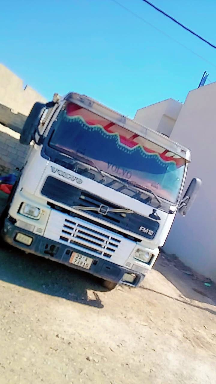 فولفو للبيع موديل 2000 مكينه 420 جير 3/3 مجموعه شفت خفيفه طيارات نص عمر سنويه وهزه جديد ا سنويه لغايه 2031 للطلب والاستفسار على هذا الرقم ***********
