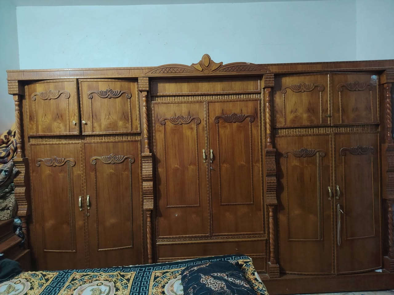 السلام عليكم غرفه خشاب للبيع السعر ٧٠٠
***********
