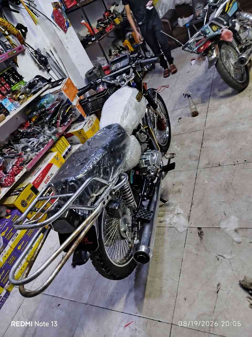 دراجە سونك2025 عل وضع الشرکە
اوراق کامل ثلاث اوراق منفیس
محرك کبس کبس جیب فیتر ویاك وتعال
ماناقصها اي شي 
ترایك للبصرە 
السعر600🤍من الاخیر بلا معاملە ال مو شراي لایدوخني رجائا 
ملاحضە مکان الدراجە داقوق🤍
رقمي***********بیکم خیر وتدللون🤍
