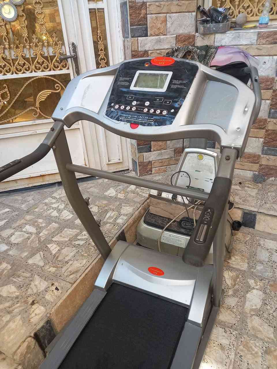 جهاز جري استخدام منزلي نضيف جدا وزن يتحمل ١٦٠كيلو دبل ماطور جبلي سعره ١٧٥.  بي حزام تكسير شحوم تدليك جسم كامل موصفات مبي ثري سماعات بلوتوث نبظات القلب سعة الحرار تمرين مال معده مال شناو 
‎العنوان بغداد ***********
