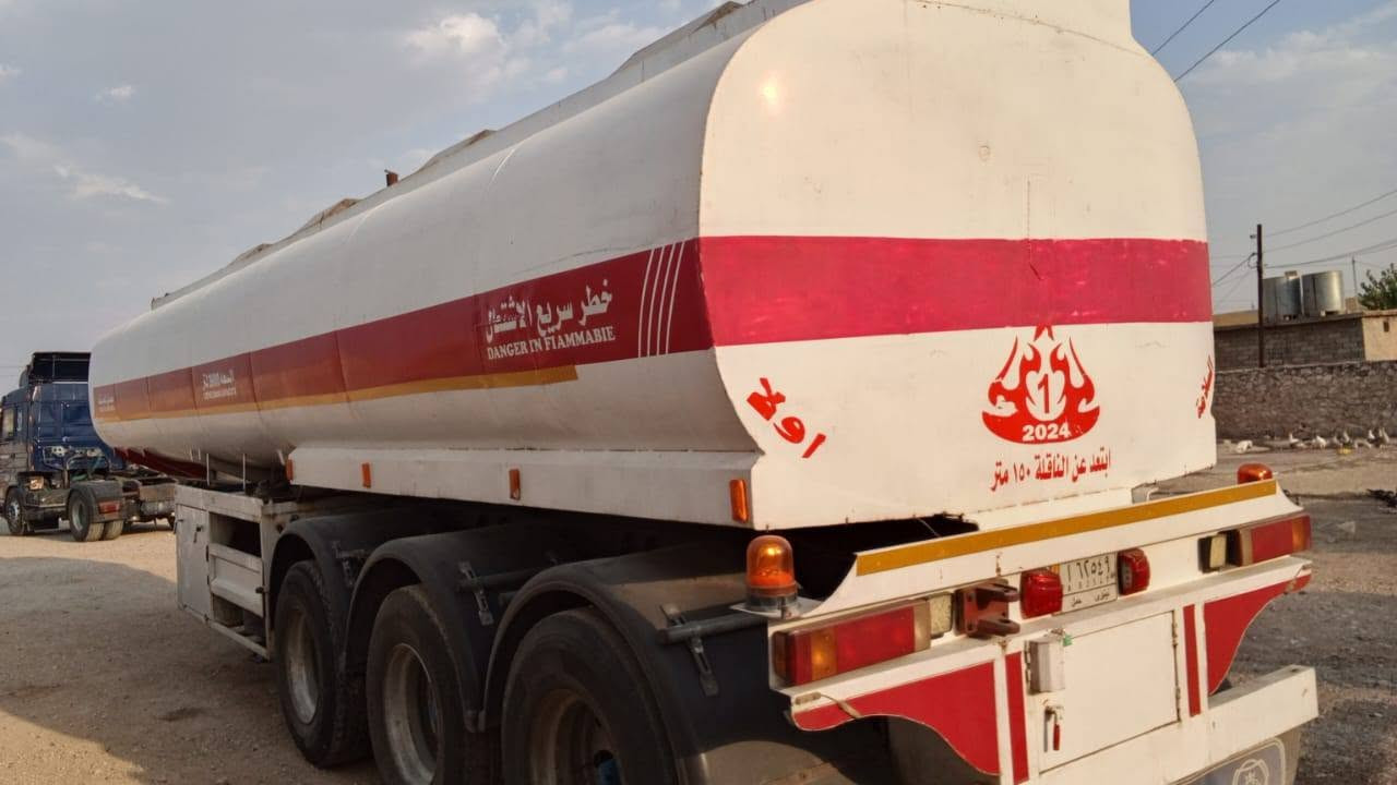 للبيع سكانيه 113 رقم نينوى مثبت صهريج سيارة كامل على شغل سيارة جاهز من طونج ومن جي بيس السيارة مكفول كفال عامه من محرك ومن شاصي ومن كسر السعر 250 العنوان الموصل الجانب الأيمن الاتصال على الرقم ***********////***********
