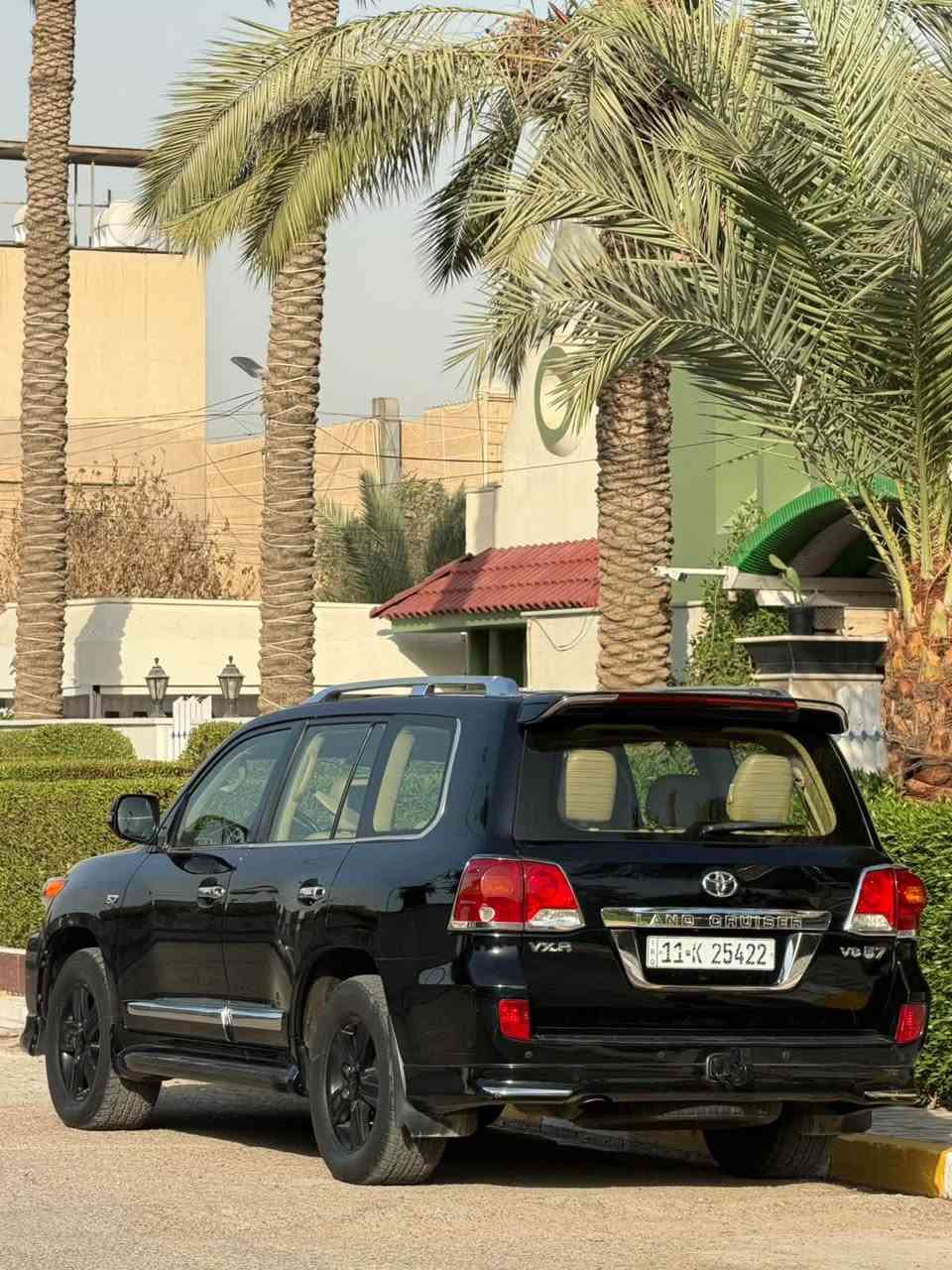 سلام عليكم. خاص مغلق رجاء نصال فقط
مكان بغداد.  السعر 283 (.  ***********
لاندكروز موديل 2015.  بسمي رقم بغداد
حجم المحرك 5700 اصل كير محرك كفالة
موصفات فول الخير  سيارة جاهزة كل نقص مابيها
بيها بابين وجاملغ نفسها صفحة بدون دواخل
