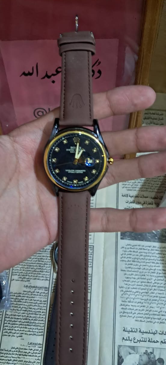 ساعات اصلية & عادية 
توصيل فقط داخل الرمادي + جميع المحافظات 
الحجز على الخاص او على :
***********

نص مكتوب في الصور:
- دكان عبدالله
- @l0vus
- دُكان عبد الله