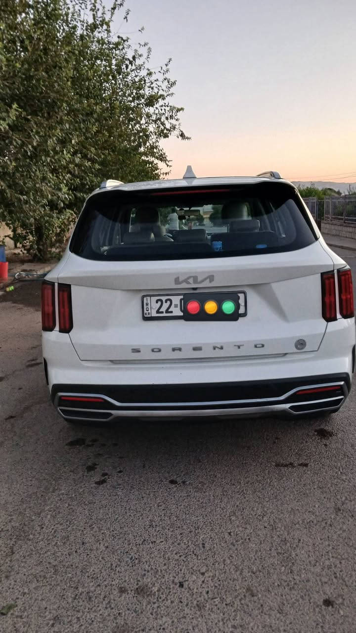 كيا سورنتو 2022
سعره 270$
ماشيه 122kL
مواصفاتها  معروفة 
بانوراما وجلد داخل ابيض وبصمه 
محرك 6 سلندر 3.5 
7 راكب
المقاعد جلد و كهرباء 
حساسات امامية وخلفية  
اناره محيطه متغيره 
 كامره خلفية 
بانوراما 
الگير ماوس 
وبيها 4 انظمة قيادة و 4 طرق 
الهاند بريك دكمة 
ستائر خلفية 
دخول الأبواب بصمة 
فتح وإغلاق الجنطة كهرباء 
تبريد ٣ قطع و مناخين
السيارة تدعم نظام ابل كاربلاي و اندرويد اوتو 
مكفوله عدى شخوط صغيره بالدعاميه تكاد لاتذكر 

العنوان بغداد 

الاتصال : ***********5☎️
