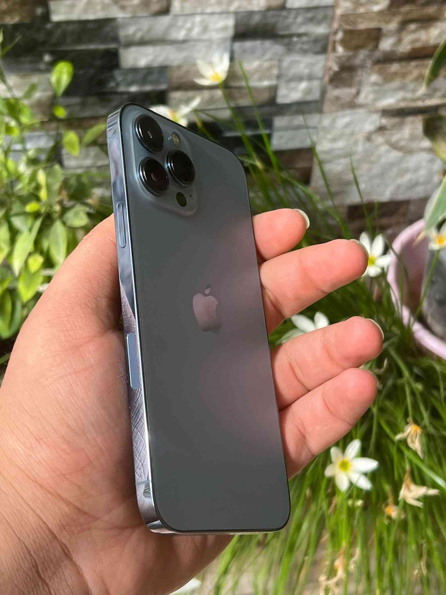 سلام عليكم 
iPhone 13 Pro Max 
ذاكرة 256
بطارية 84
لون بحري المرغوب 
مبدل بطارية فقط من شركة ابل اصلية 
جهاز بلادي كلو ما يعبر هواء 
الفلاتة مال سماعة ما تشتغل 
جهاز حيل نضيف ما يعبر هواء 
فيس إيدي شغال 
تك سيم 
سعر 650 وبي مجال بسيط 
استفسار اكثر اتصل 
*********** اتصال 
*********** واتساب فقط 
مكاني موصل أيسر
