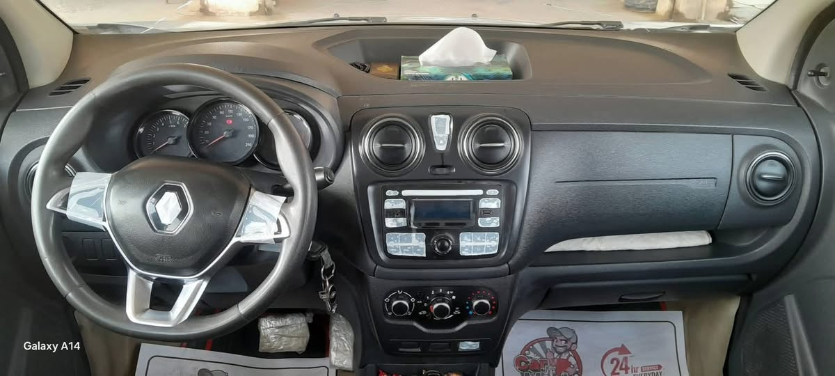 سلام عليكم ... 
للبيع... رينو لودجي فرنسي
 7 ... راكب
  لون ... ابيض
 موديل..  2019 
ممشاها.. 230 الف ك قابلة للزيادة 
رقم .. كربلاء انكليزي الجديد بأسمي مشروع وطني حرة مامطلوبة تحويل مباشر  
غرفته نضيفة ٩٥% 
كهربائيات شغالة 
كَير خير من الله  مكينة 1600 اقتصادية 
حدادية جديدة 
تخم تاير جديد 
بدون صبغ فقط اماكن بارد تجي تاخذ سونار  
معروضة ب سعر88 وبيه مجال حك الجية 
للأستفسار اكثر اتصال او واتس اب  ع رقم ***********
