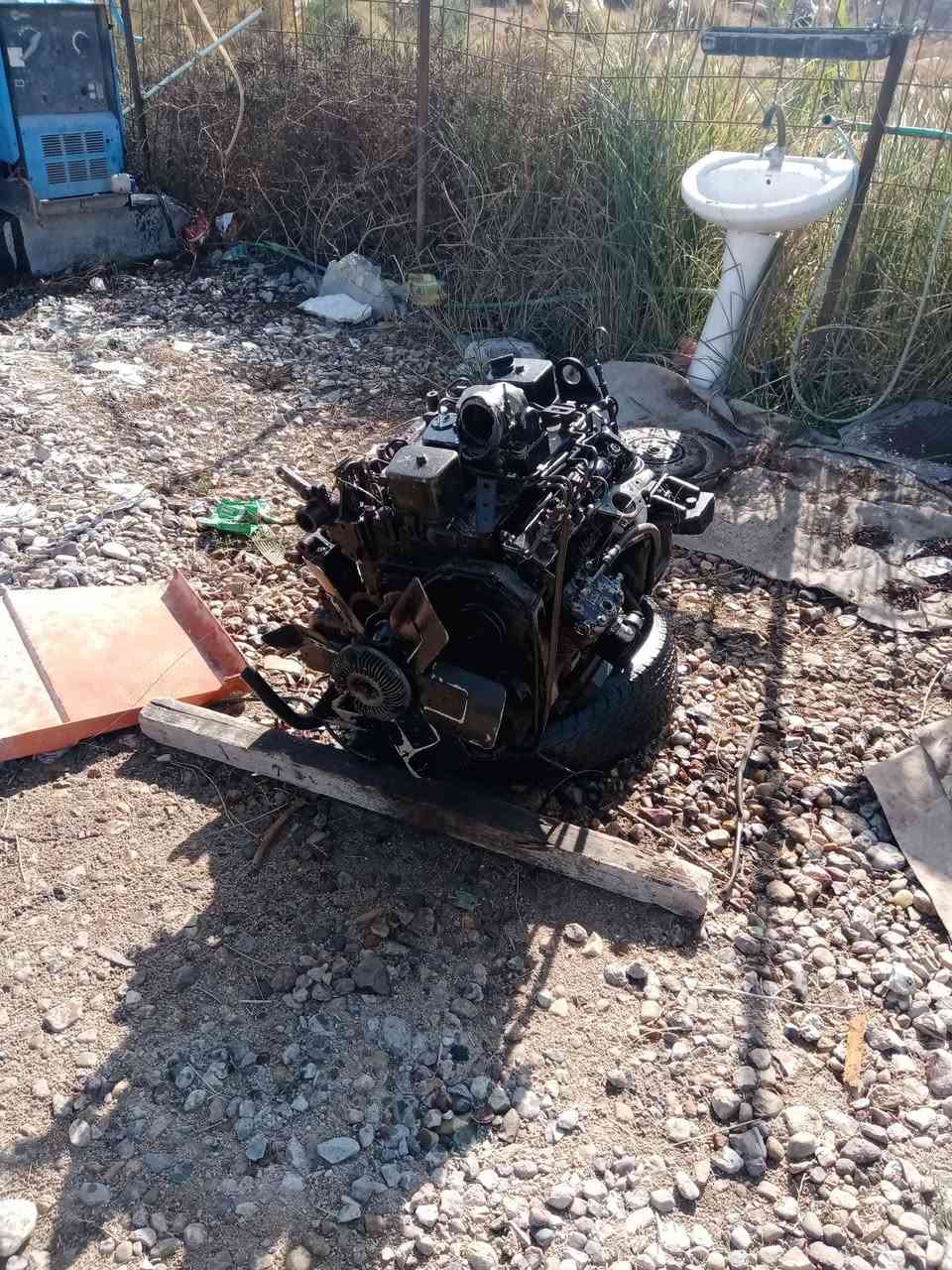 ماكنه كمنز ٤سلندر سوبر غيرمستخدمه بلعراق للبيع للاستفسار *********** البصره القرنه
