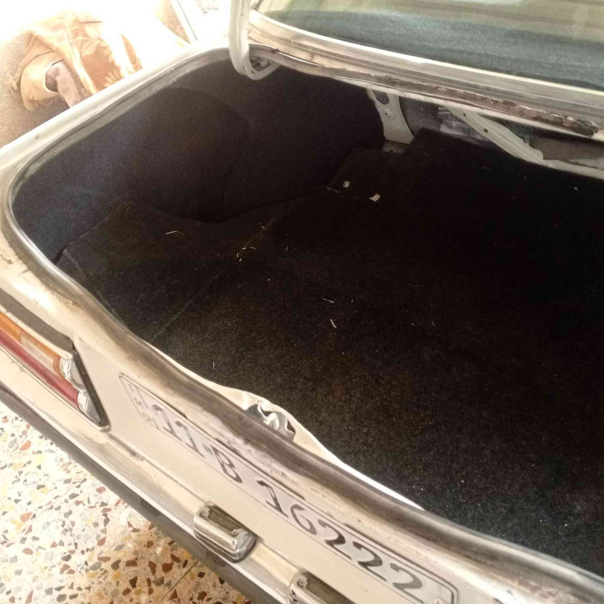 السلام عليكم كرونه 1980 للبيع السياره جاهزه من كل النواحي دوشمه عامه بلاد تخم تاير جدد كهربائياته كله جدد معمره خياسات مصبوغه حزام للجماليه مكينه كير بالكرتون كله جديد تبريد ثلج السياره متعوب عليه تجي وشوف أحله من الصور رقم انكليزي بسمي السعر 45 وبيه مجال مكان بغداد مقابل مرور الحسينيه 
***********
***********
اسف على الاطاله
