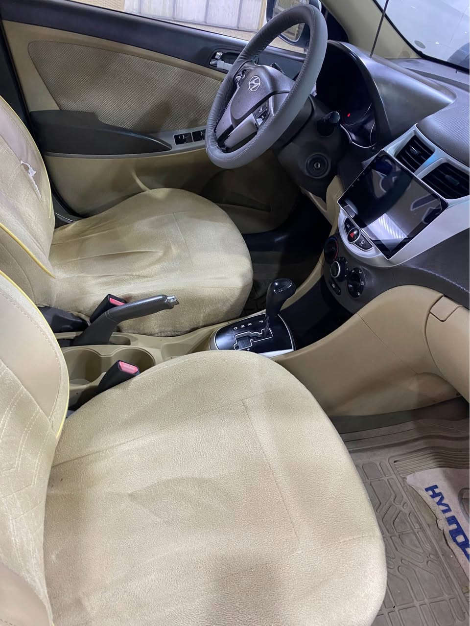 اكسنت • ٢٠١٣ • ١٧٠٠٠٠ كم