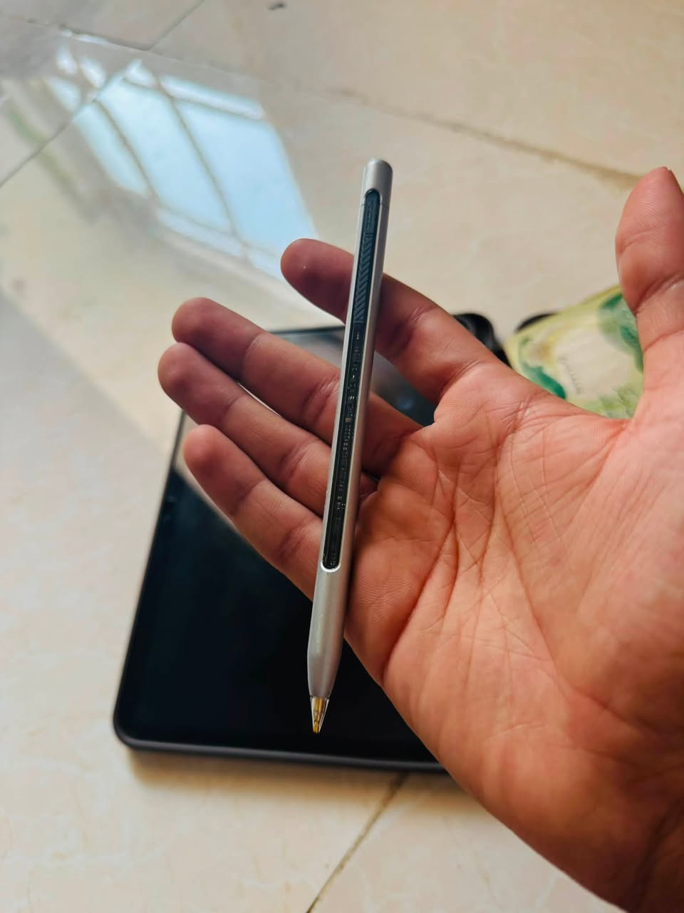 iPad 10
ايباد جيل ال10
ذاكرة 256GB
A14 Bionic معالج
حجم الشاشة 10.9
البطارية 88%
Momax مع قلم
علبة الايباد موجودة والجهاز ماستر جديد مأخذه للدراسة والان ما محتاجة
ما داخل اي تصليح وما بيه اي مشكلة شرط الفحص
Momax مع قلم
الايباد سعرة500 وبيه مجال بسيط حك جيتك 

واتساب ***********
