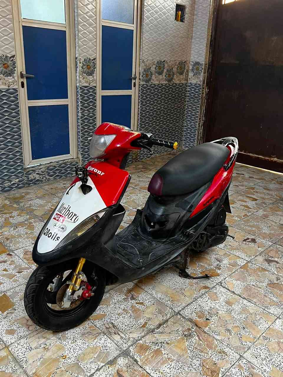 دراجه ماكس مفتوحه مره وحده كلجات جدد قايش جديد تايرات جدد اكزوز FM جديد دراجه تشتغل هندر الكهربائيات شغاله السلف مايشتغل يحتاجله راجز فقط السعر 575 وبيهه مجال قليل حك الجيه رقمي ***********
