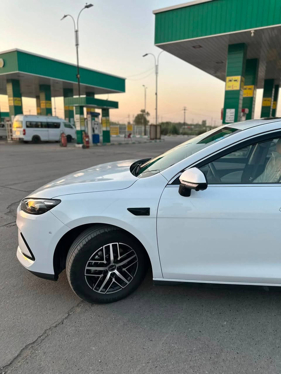 BYD Seal 05 فول مواصفات
السعر ١٥٥ بيها مجال قليل ركز هاي فئة فلاك شيب مو العادية
بيها بارد بالجنطة خسفة موضحة بآخر صورة ورجعت عالبارد باقي شرط الفحص 
العنوان بابل الكفل
المواصفات :
كاميرات ورادار ١٣ 
ركن وقيادة ذاتية 
تشغيل عن بعد 
مري شفط 
شاشة كبيرة
حساسات امامي خلفي
فتحة قمارة
دخول ذكي 
بطارية ٥٥ كيلو 
إشارات بالمري 
بنزين عن تجربة مشيت ١٢٥٠ كيلو بالتفويلة 
ويل كروم 
شاشة كيبورد عربي ومنصب اغلب التطبيقات ومحدثه 
لايت ليد ابيض 
بعد بيها هواي شغلات يصعب ذكرها 
للاستفسار *********** أنور القريشي
