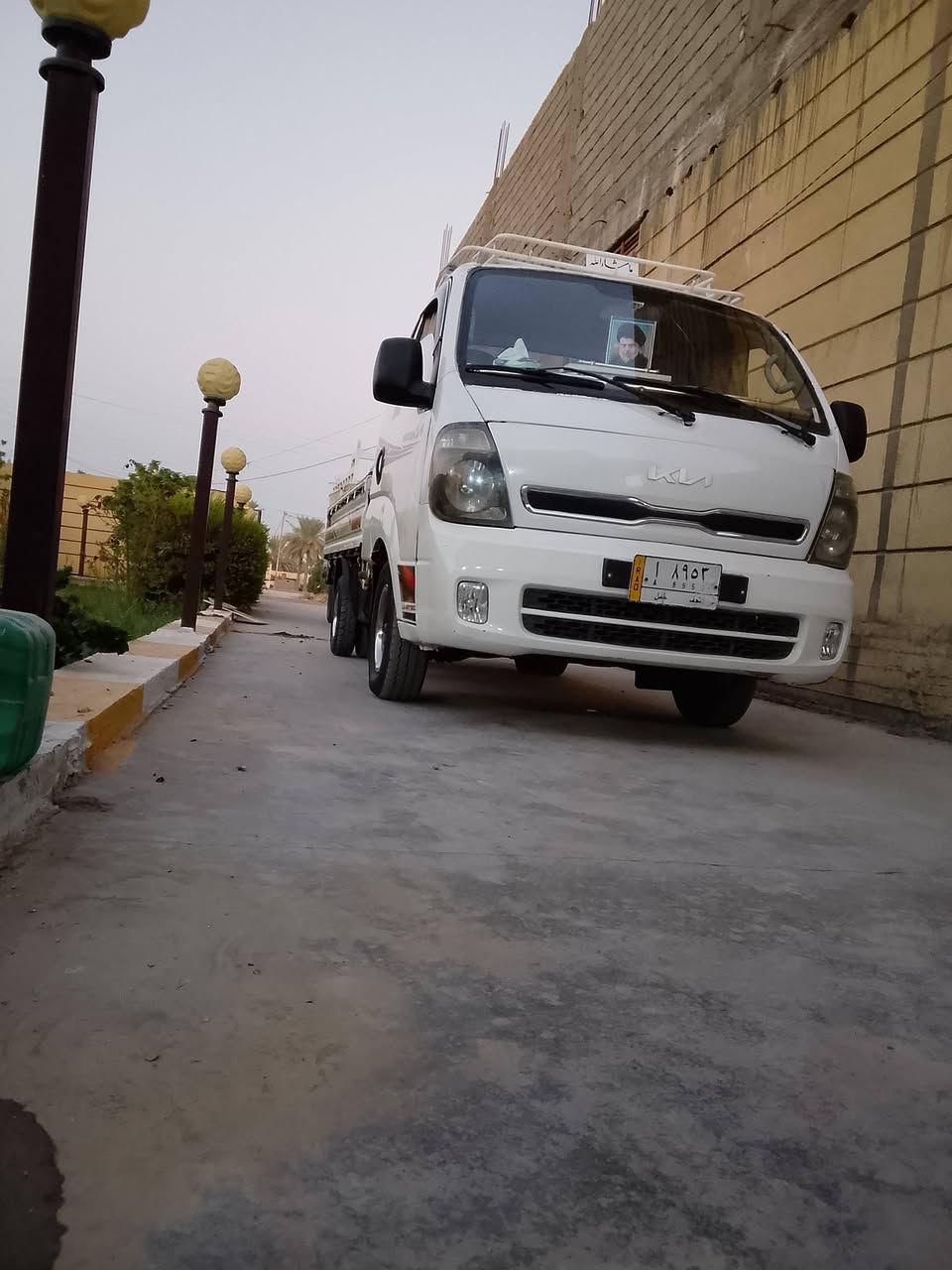 السلام عليكم كيا حمل موديل 13رقم نجف السياره كير ومحرك وكسن كفاله السياره جاهزه مابيه اي نقص السياره بيه صبغ بس المصطره الفوك البنيد والباقي كفاله السعر 90 وبيه مجال قليل مكان بابل رقم ***********
