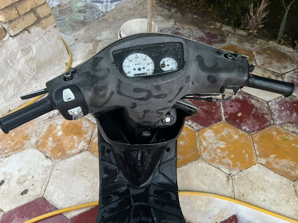 دراجه بيجي للبيع
المحرك مفتوح مره وحده 

محرك صوته ناعم 

بلاديه ع حطتها 

كهربائيات كلها شغاله 

شارات يمين فقط اليسار عوزها كلوب فقط 

السعر ٢٠٠ قفل مابيها ٢٥٠ دينار 

المراسله واتساب *********** 

ملاحظه 

الدراجه كلها بلاديه ع حطتها مابيها شي متغير
