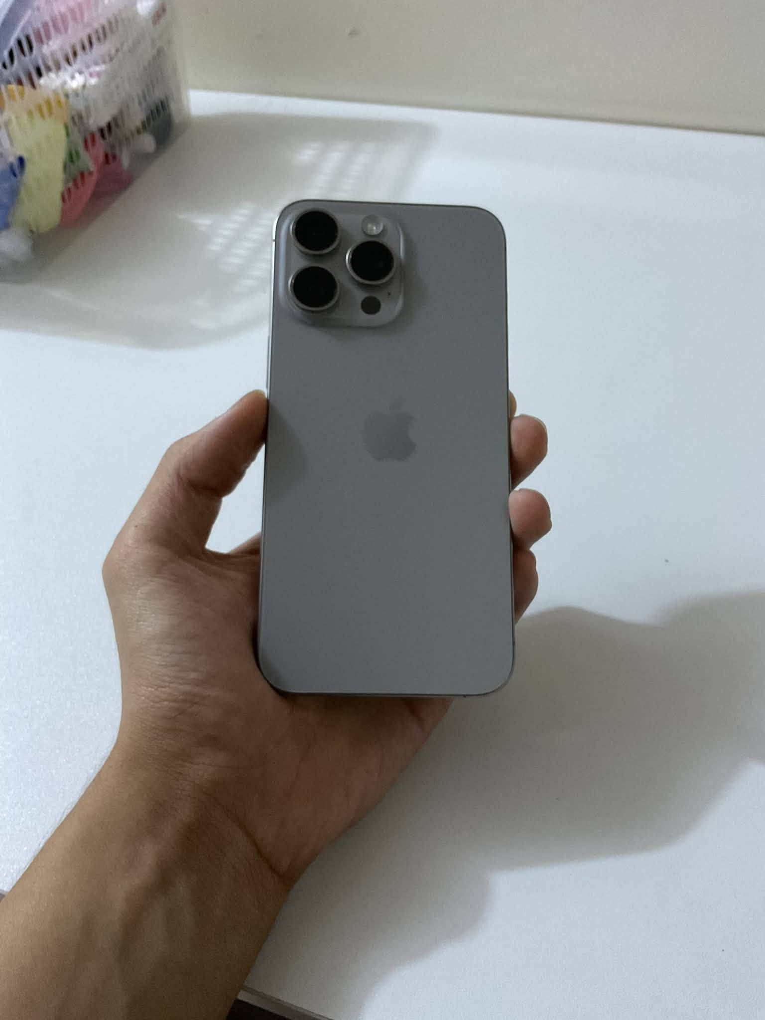 ايفون 15pro max شرق اوسط للبيع
السلام عليكم ايفون 15 برو ماكس نظافه ١٠٠٪؜ ما بي نقطه زلخ مثل ما موضح بل صور بطاريه 82 ماستر شرق اوسط السعر 975 وبي مجال حك جيه 
مكاني نجف
الرقم ***********
