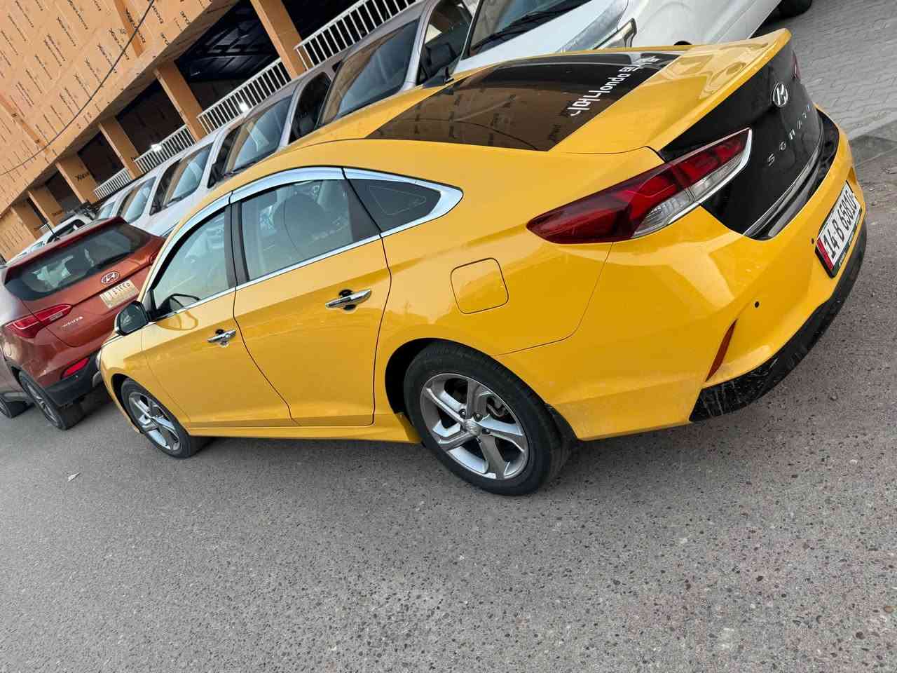سوناتا 2023 وارد كوري غاز. رقم بصره فول ما عدا الفتحه
بيها بنيد مبدل اصلي. ومداكر اثنين 
محرك 2000 Lpi
ماشية 60 الف
بصمه 
رادار 
تحديد مسار 
قيادة ذاتية
نقاط عمياء
شاشة كاربلي
دمام (مضخم صوت )
أشارة بالمراية
كشنات كهرباء 
سايد بريك كهرباء 
تدفاة وتبريد بالكشنات
تبريد لمس
لد خلفي وأمامي 
حساسات خلفية 
ويل كب 17 
صندوق ذكي 
السعر 170
الاتصال ***********
البصره  القبلة
